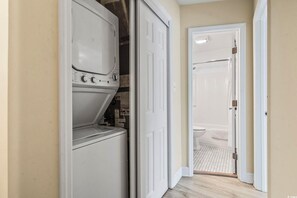 Interior - 3 Miles from beach. 2-bedroom, 2 bath condo in Little River with 3 beds. (Little River)