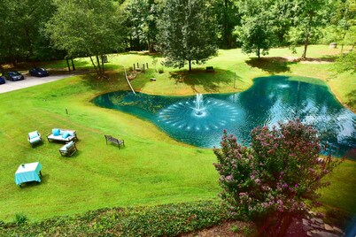 REVHO House: Atlanta’s   7.5-Acre Luxury Clubhouse - Sleeps 11