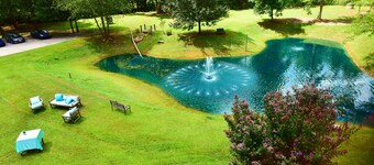 REVHO House: Atlanta’s 7.5-Acre Luxury Clubhouse - Sleeps 11