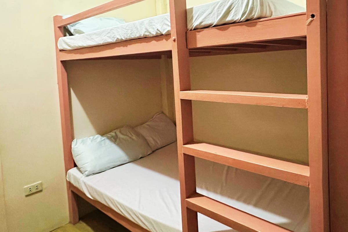Dormitorio compartido, balcón | Wifi gratis