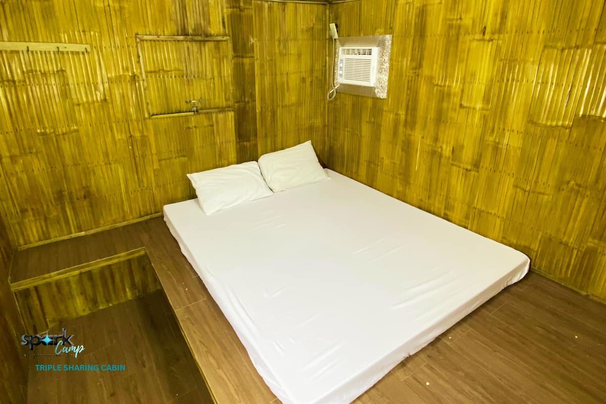 Habitación triple, balcón, vistas al jardín | Wifi gratis