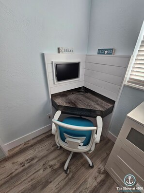 Interior -  Spring is coming. Sun, Sand & Sunsets–all just minutes from your door. (St. Petersburg)