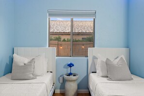 4 chambres, fer et planche à repasser, Wi-Fi gratuit, draps fournis