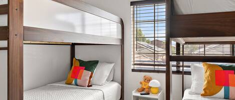 4 bedrooms, iron/ironing board, travel cot, free WiFi