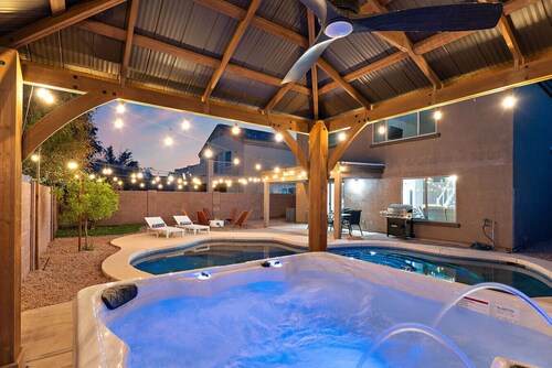 Float  Fun Retreat  Pool • Hot Tub • Fire Pit • Foosball • Pool Table