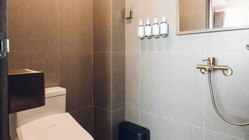 Family Suite | Bilik Mandi | Pancuran mandi, pengering rambut, selipar, tuala disediakan