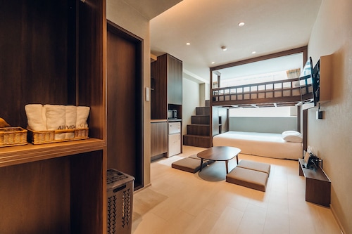 Monthliv Gwangjang Market Hotel Stay