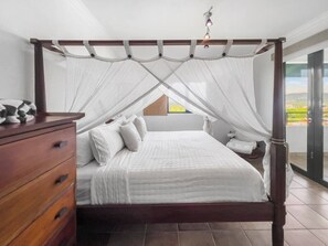 3 bedrooms, desk, travel crib, WiFi