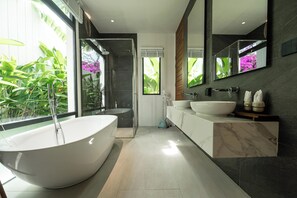 Luxury Four-Bedroom Pool Villa | Bathroom | Separate tub and shower, free toiletries, hair dryer, slippers - Elite Chalong Villas (Chalong)