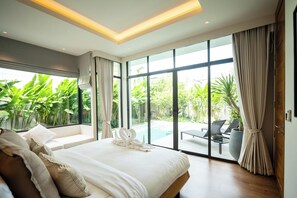 Three- Bedroom Romantic Pool | 筆電工作空間、遮光布/窗簾、隔音、熨斗/熨衣板