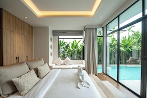 Three- Bedroom Romantic Pool | 노트북 작업 공간, 암막 커튼, 방음 설비, 다리미/다리미판