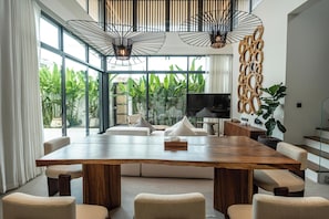 Three-Bedroom Romantic Pool Villa | Dining room