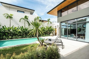 Luxury Four-Bedroom Pool Villa | 전용 수영장