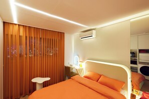 Standard Room, City View | Desk, free WiFi