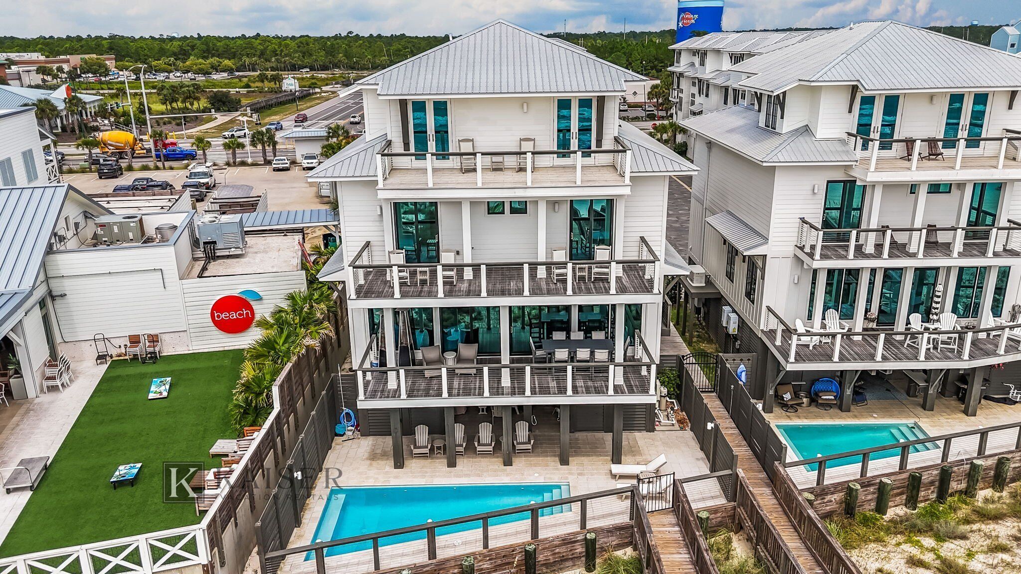 المنشأة من الخارج