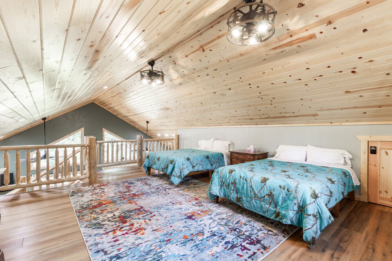 3 chambres, fer et planche à repasser, lit de bébé portatif