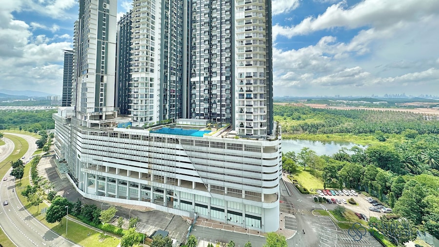 Afiniti Residences Medini by Stayrene