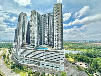 Afiniti Residences Medini by Stayrene