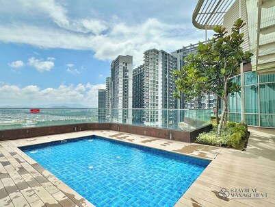 Afiniti Residences Medini by Stayrene