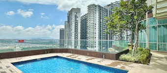 Afiniti Residences Medini by Stayrene