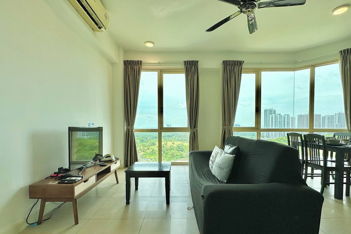 Standard Apartment, 1 Bedroom, City View | Living area
