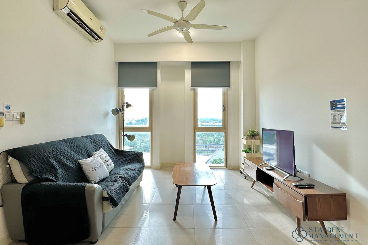 Standard Apartment, 2 Bedrooms, Non Smoking, City View | Living area