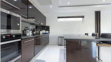 Villa, Balcony | Private kitchen