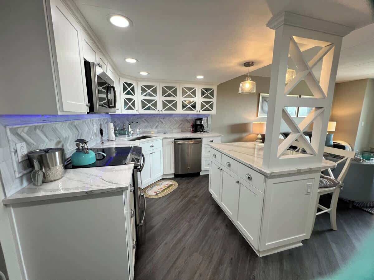 冰箱、微波炉、烤箱、炉灶