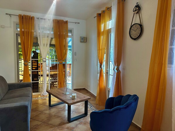 TV - Seasonal rental 5 minutes from the Damoiseau Distillery (Le Moule)