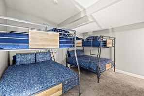 3 bedrooms, iron/ironing board, free WiFi, bed sheets