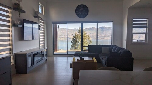 Lakeview Vineyard Estate/ Hot tub & Snooker/ Games Room