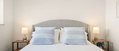 3 chambres, fer et planche à repasser, Wi-Fi, draps fournis