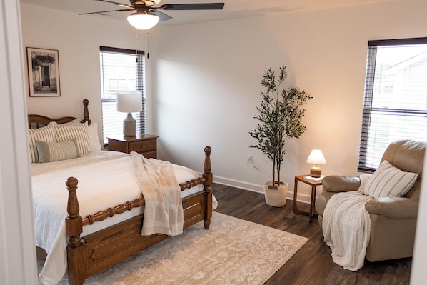 4 bedrooms, iron/ironing board, free WiFi, bed sheets