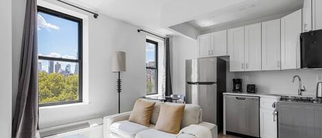 Télévision, chaîne hi-fi