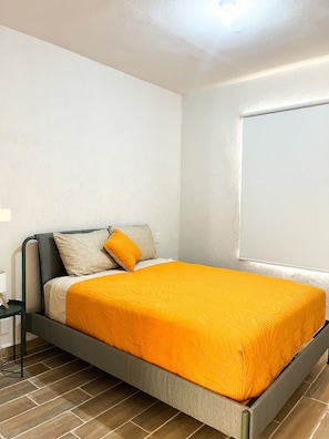 3 bedrooms, iron/ironing board, Internet, bed sheets