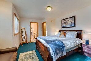 3 Schlafzimmer, Schreibtisch, Bügeleisen/Bügelbrett, Reisekinderbett