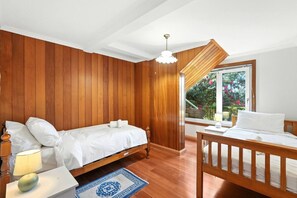 2 dormitoris, escriptori, planxa i posts de planxar i wifi 