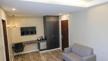 Basic Suite, Balcony, Garden View | Blackout drapes, soundproofing, iron/ironing board, free WiFi