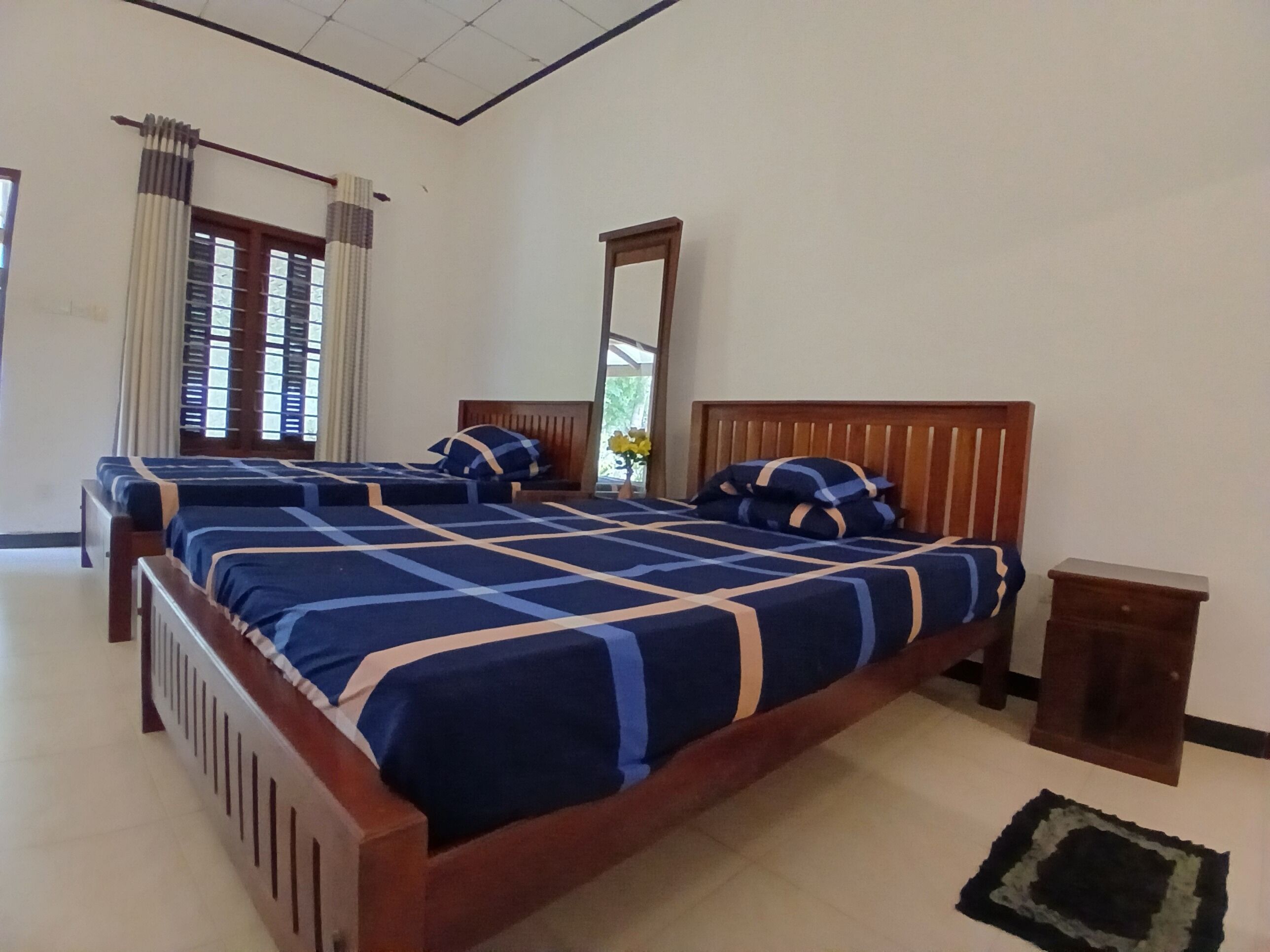 Comfort Room, Patio | Desk, iron/ironing board, free WiFi