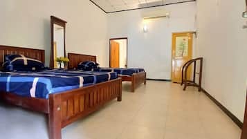 Comfort Room, Patio | Desk, iron/ironing board, free WiFi