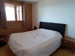 4 bedrooms