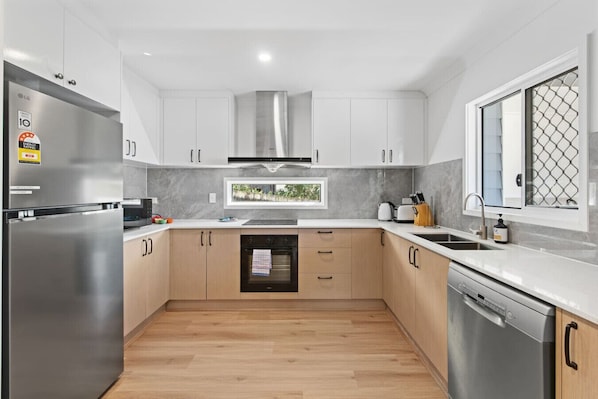 Fridge, microwave, oven, stovetop