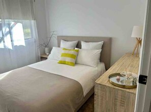 5 bedrooms, iron/ironing board, internet, bed sheets - Farm Getaway near Nagambie with pool perfect for families or large groups! (Murchison)