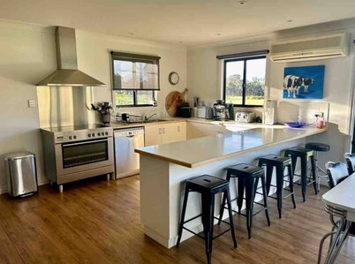 Farm Getaway near Nagambie with pool perfect for families or large groups!