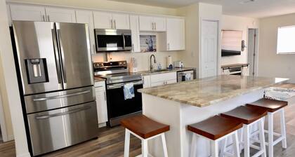 Relax & Unwind at NEWLY Remodeled Triple Palms on Hernando Beach