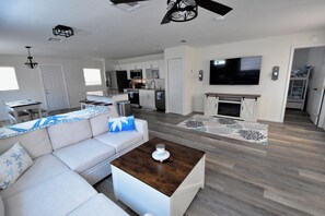 Smart TV, chimenea y videojuegos 