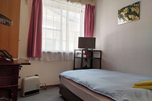 1 bedroom, desk, free WiFi, bed sheets