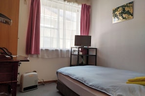 1 bedroom, desk, free WiFi, bed sheets