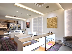 Lobby - Accommodates 4 people Loft Suite Casual Modern  / Kure Hiroshima (Kure)