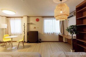 2 bedrooms, free WiFi, bed sheets - 5 minutes walk from Nagoya Station Accommodates / Nagoya Aichi (Nagoya)